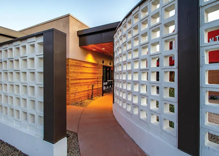 The Downtown Clifton 3*